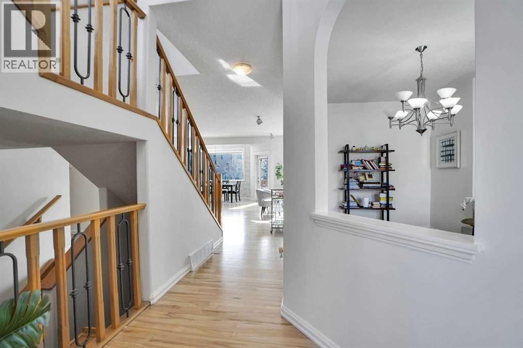6 Strathridge Way SW - 8