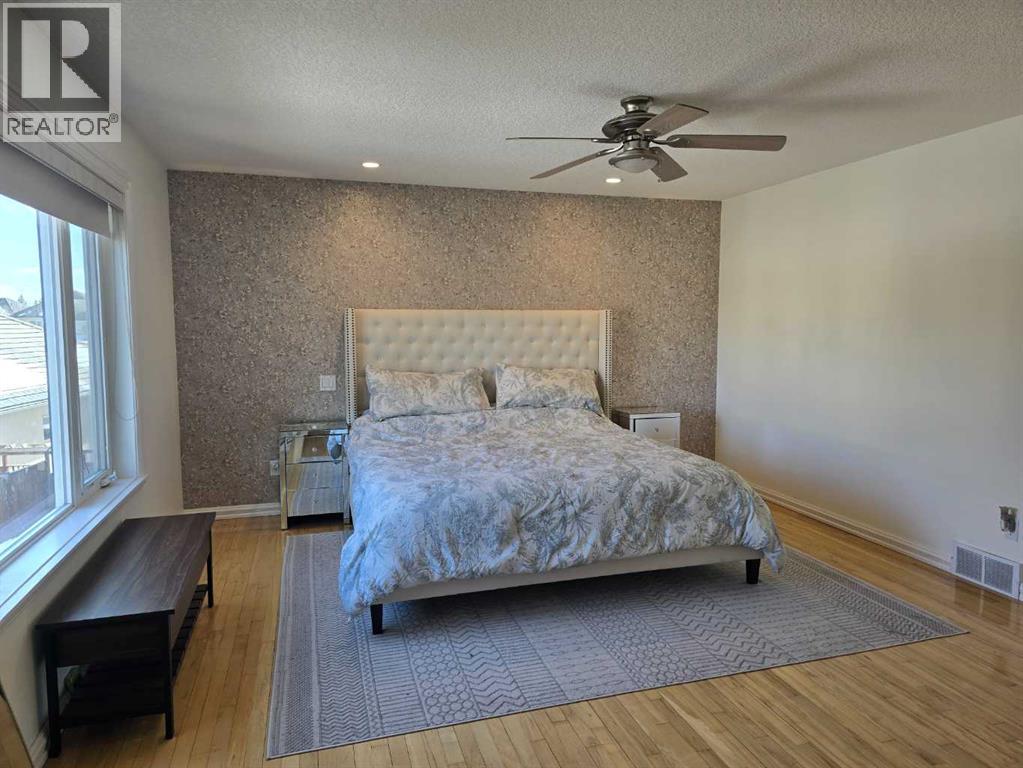 6 Strathridge Way SW - 30