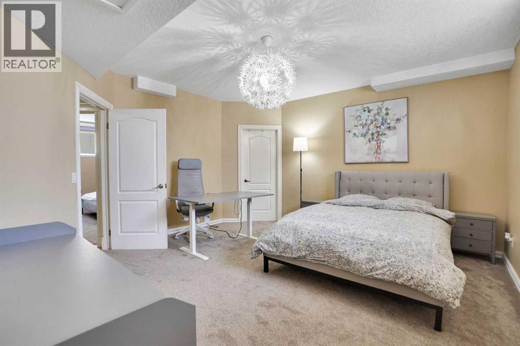 6 Strathridge Way SW - 41