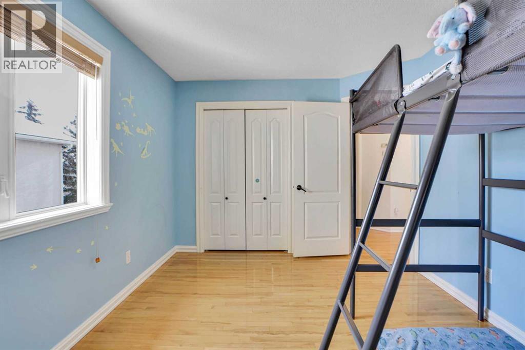 6 Strathridge Way SW - 39