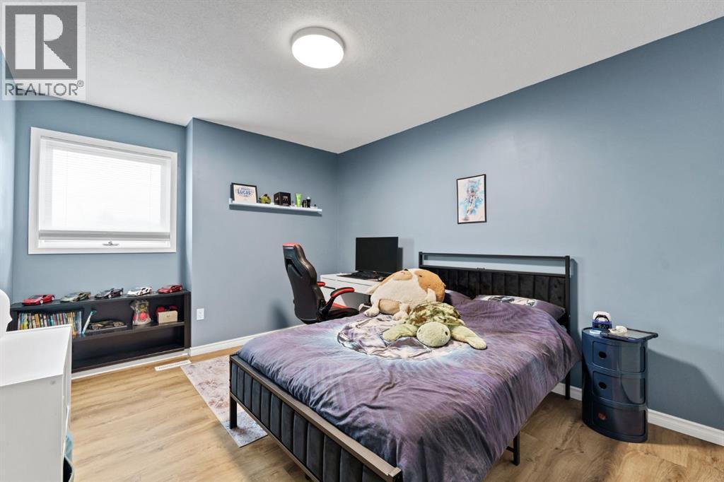18 Rideau Crescent SE — photo 27