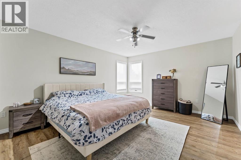 18 Rideau Crescent SE — photo 29