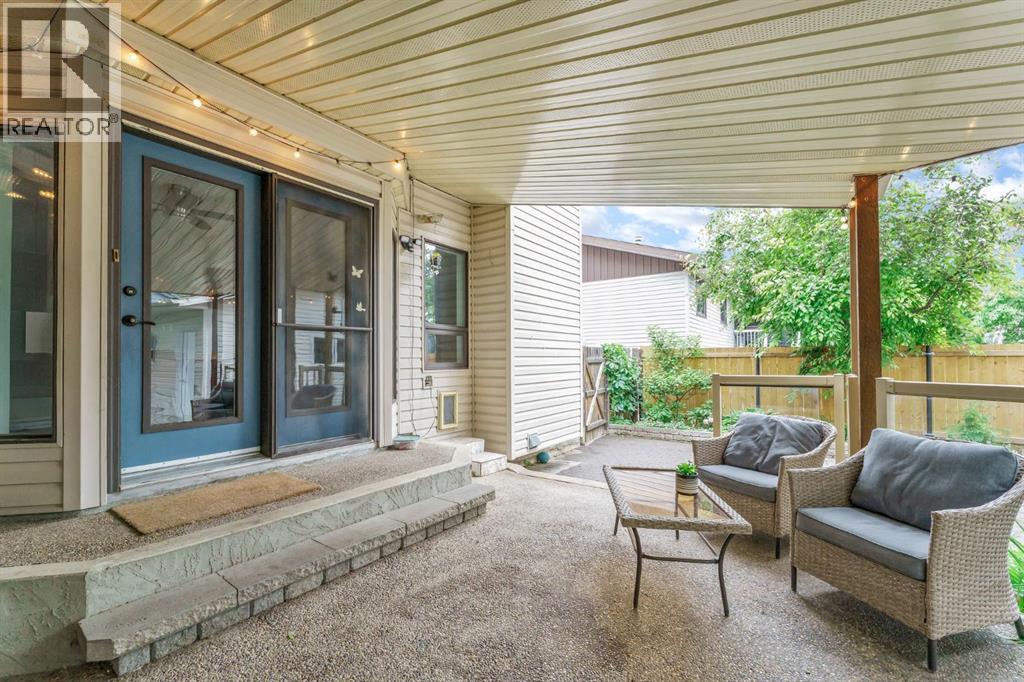 18 Rideau Crescent SE — photo 42