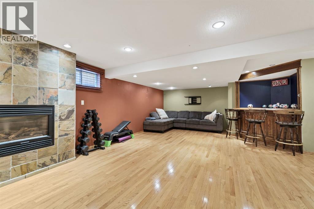 18 Rideau Crescent SE — photo 35