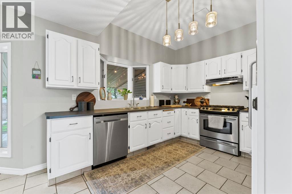 18 Rideau Crescent SE — photo 12