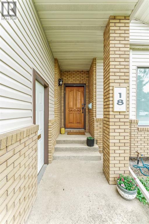 18 Rideau Crescent SE - photo 4