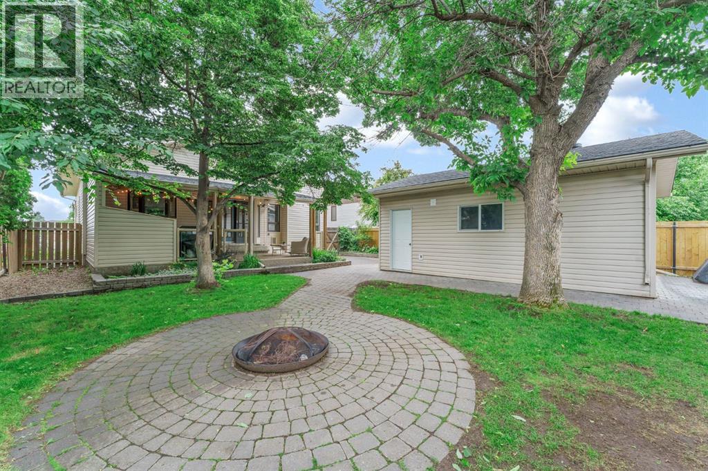 18 Rideau Crescent SE — photo 46