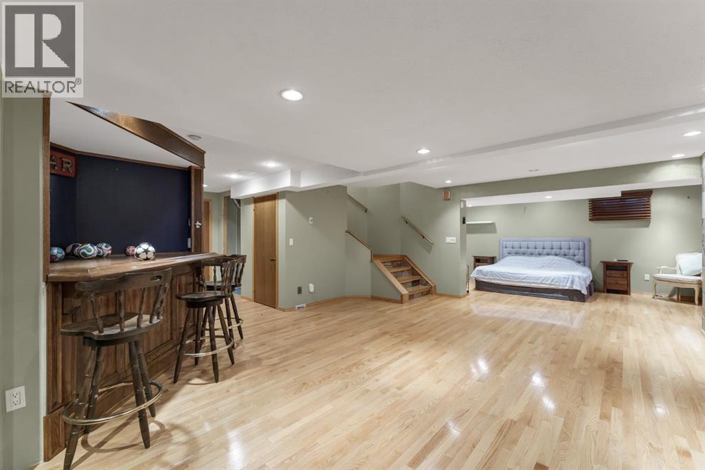 18 Rideau Crescent SE — photo 37