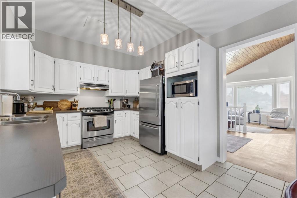 18 Rideau Crescent SE — photo 13