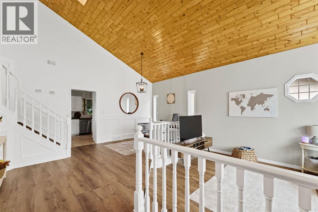 18 Rideau Crescent SE - photo 5