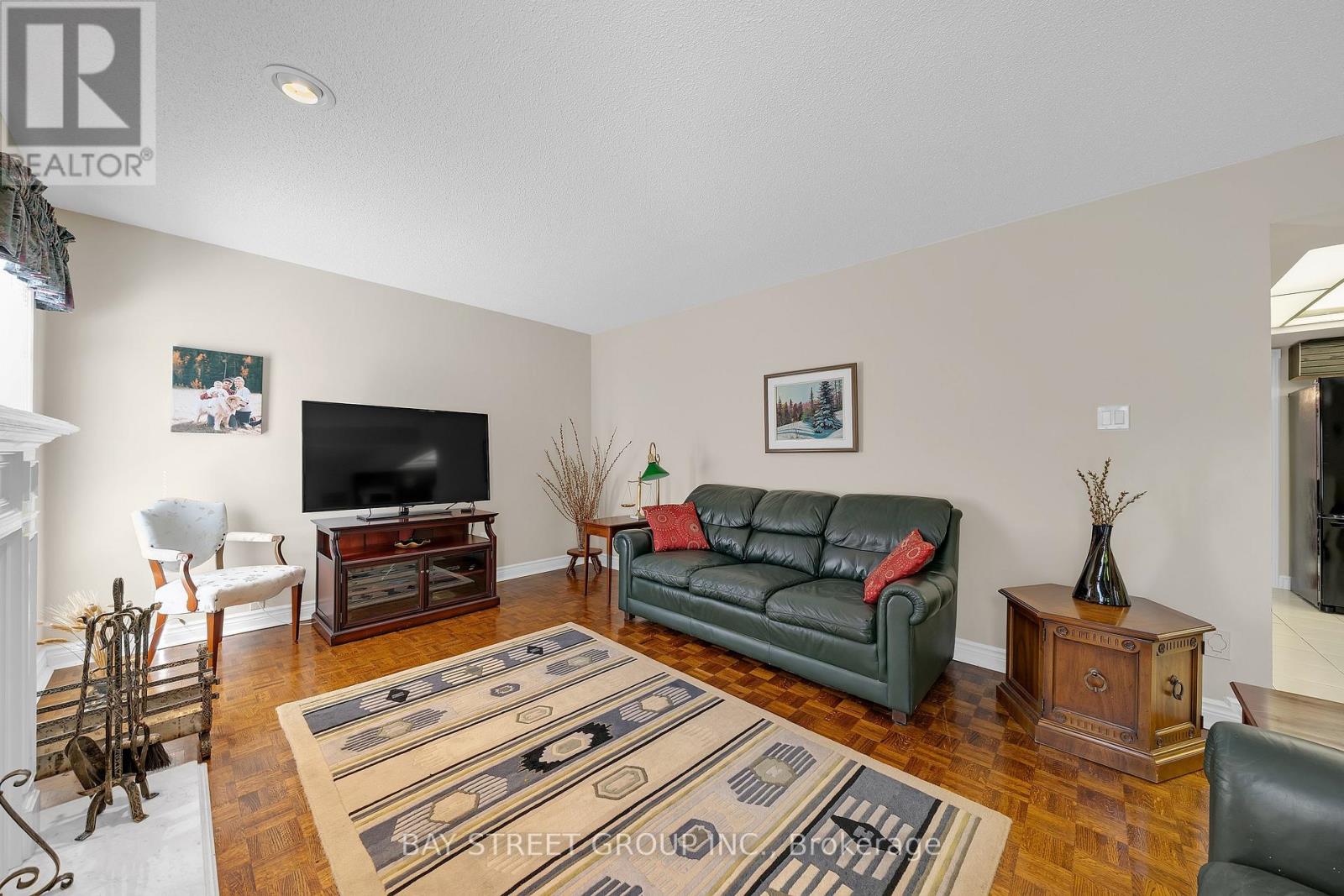 53 STRATHEARN AVENUE - 23