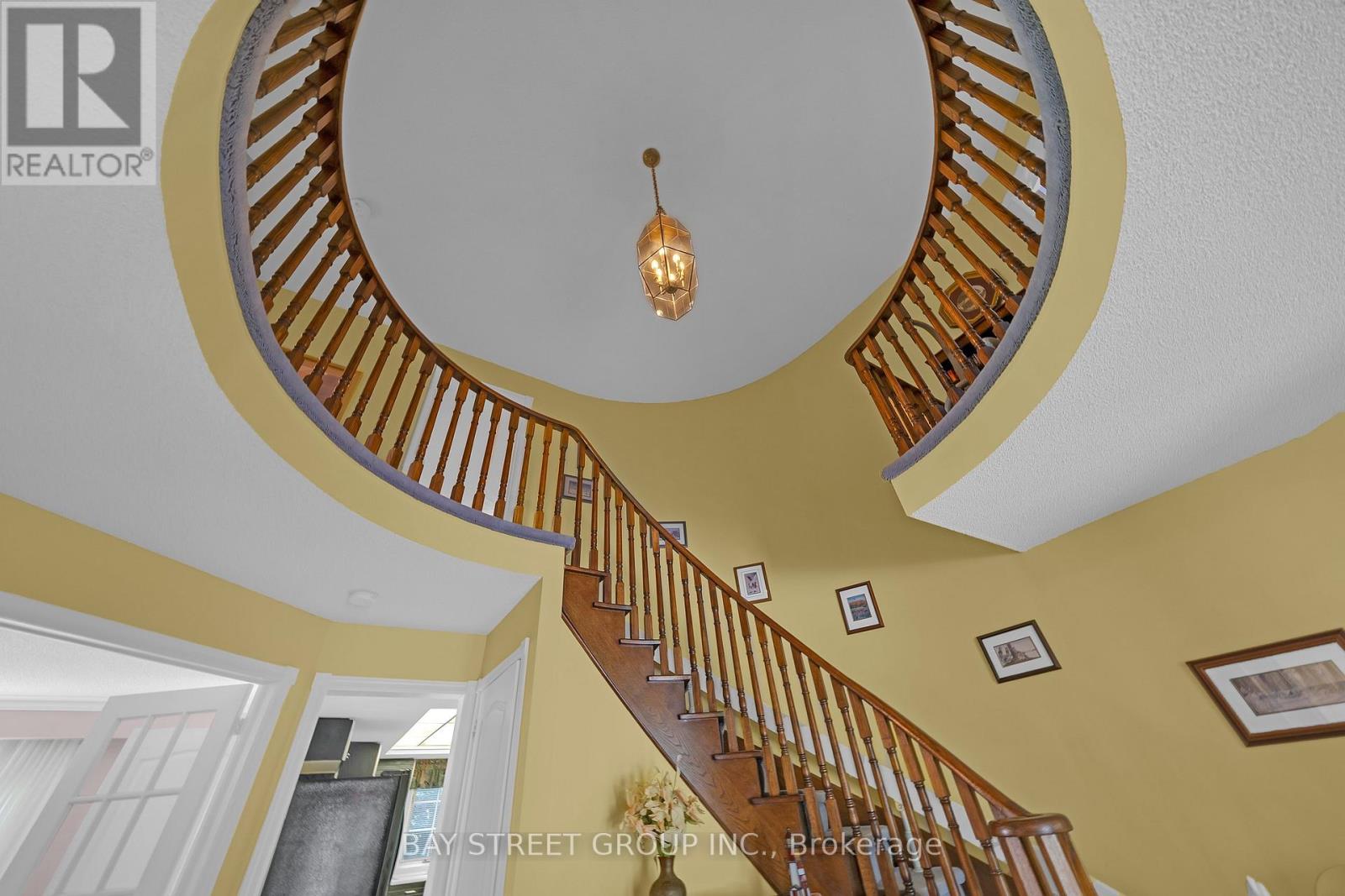 53 STRATHEARN AVENUE - 28