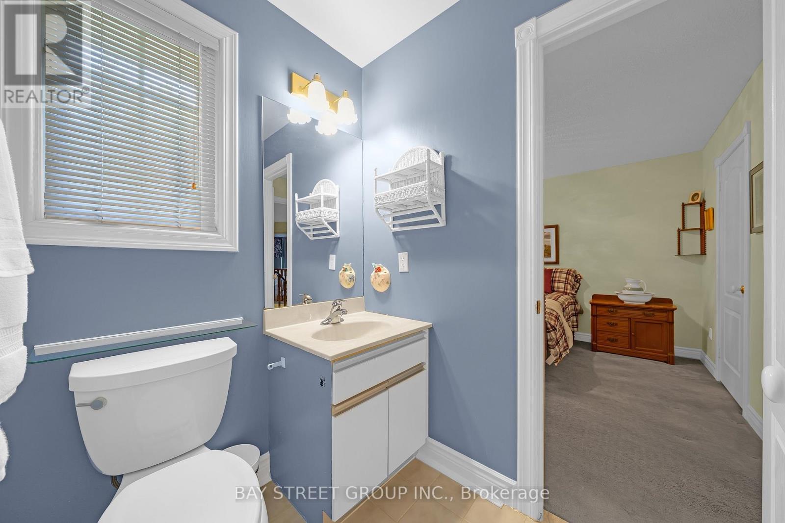 53 STRATHEARN AVENUE - 34