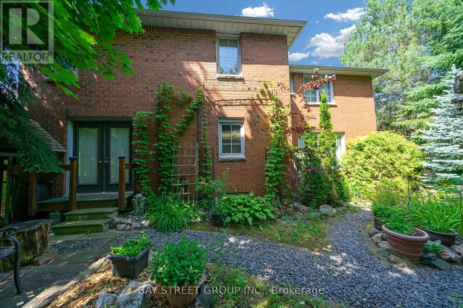 53 STRATHEARN AVENUE - 4