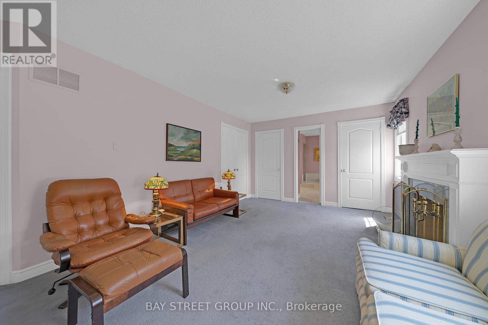 53 STRATHEARN AVENUE - 41