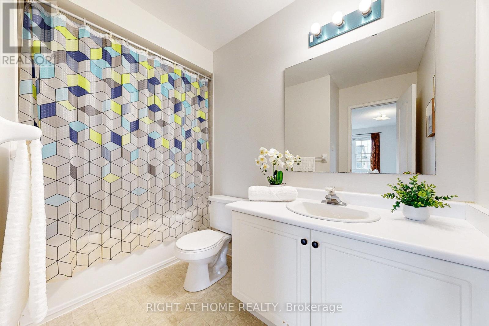 10 PASCOE DRIVE - 20