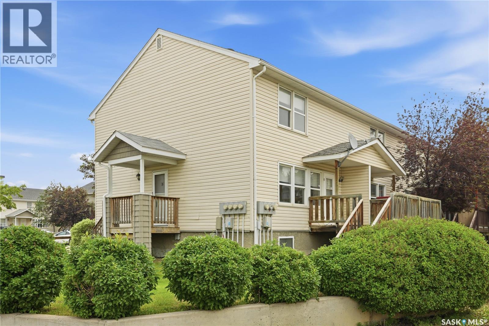 #36 210 Camponi PLACE - 1
