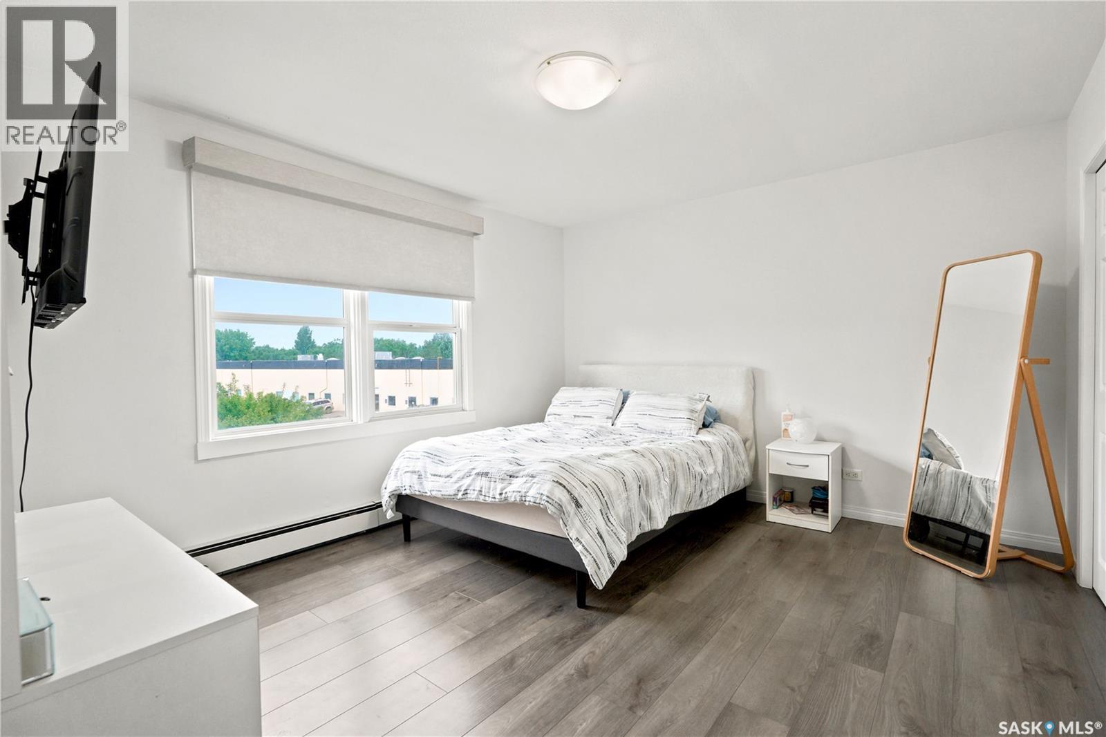 #36 210 Camponi PLACE - 10