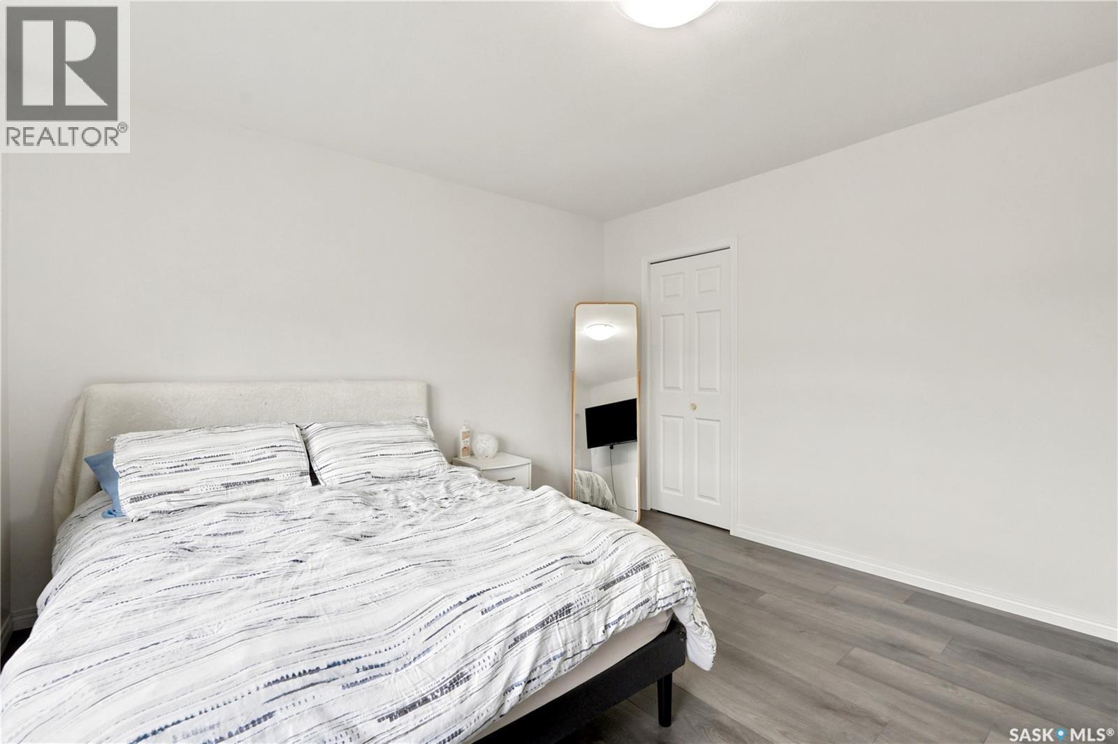 #36 210 Camponi PLACE - 11