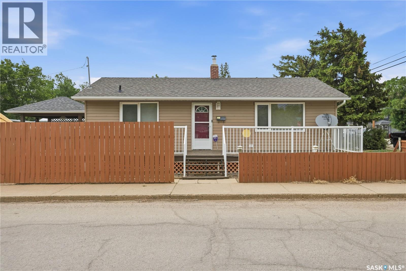1086 9th AVENUE SW - 1
