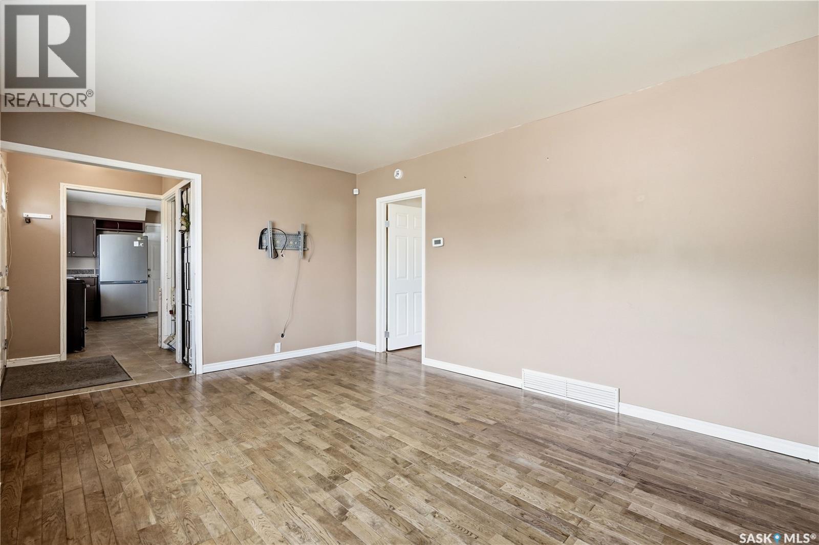 1086 9th AVENUE SW - 16