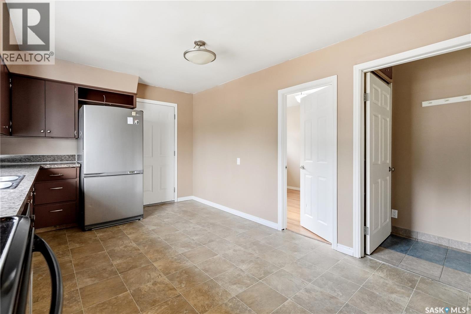 1086 9th AVENUE SW - 4