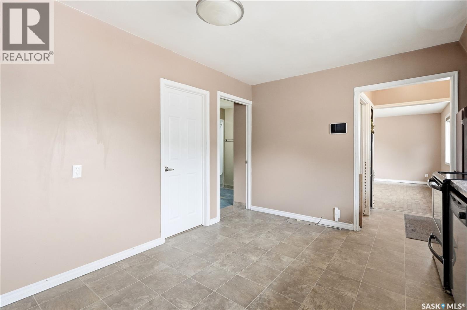 1086 9th AVENUE SW - 9