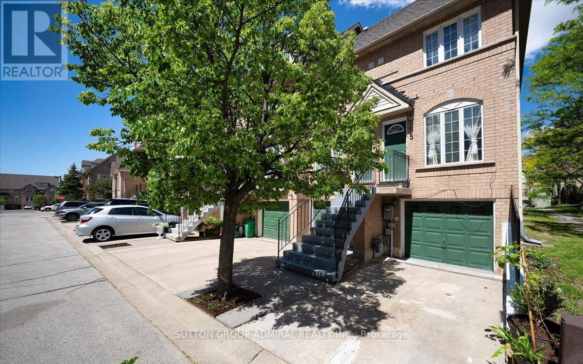 #35 75 STRATHAVEN DRIVE - 1