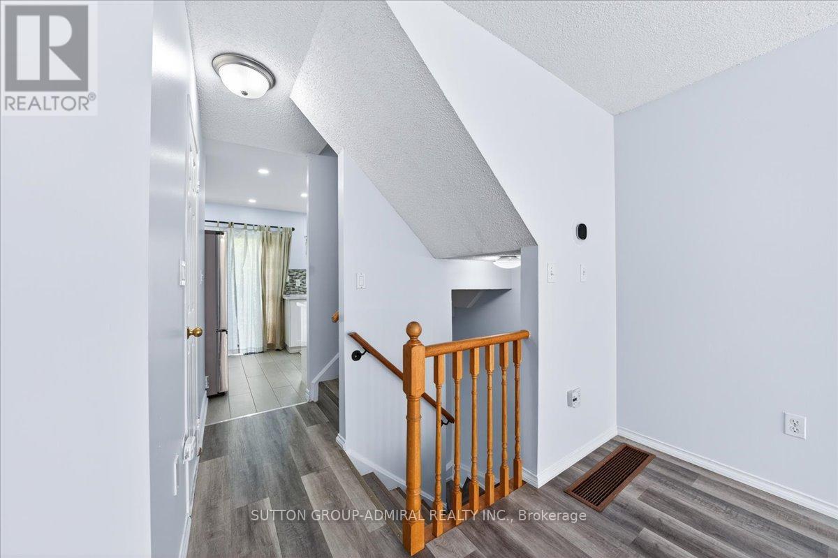#35 75 STRATHAVEN DRIVE - 11