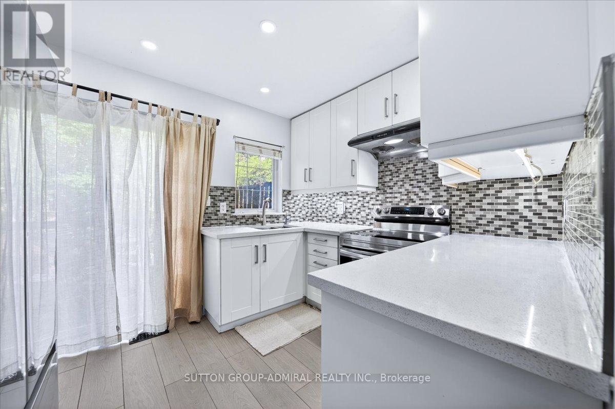 #35 75 STRATHAVEN DRIVE - 12