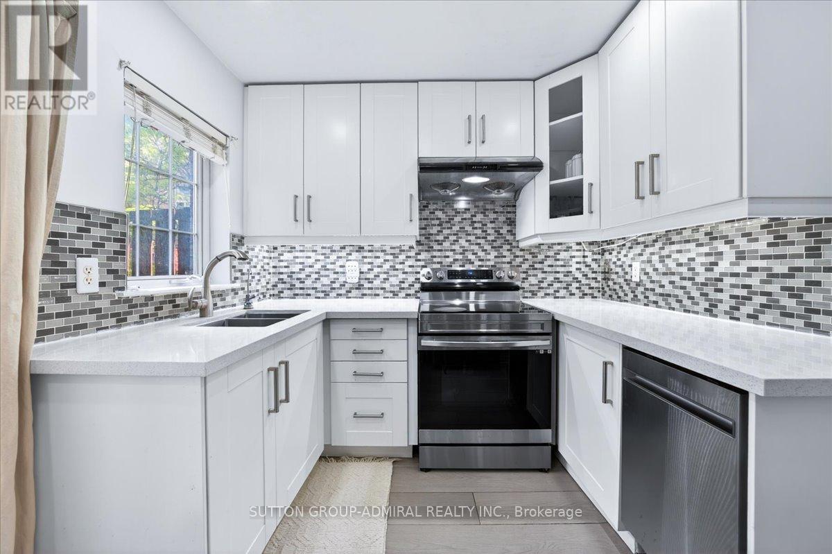 #35 75 STRATHAVEN DRIVE - 13