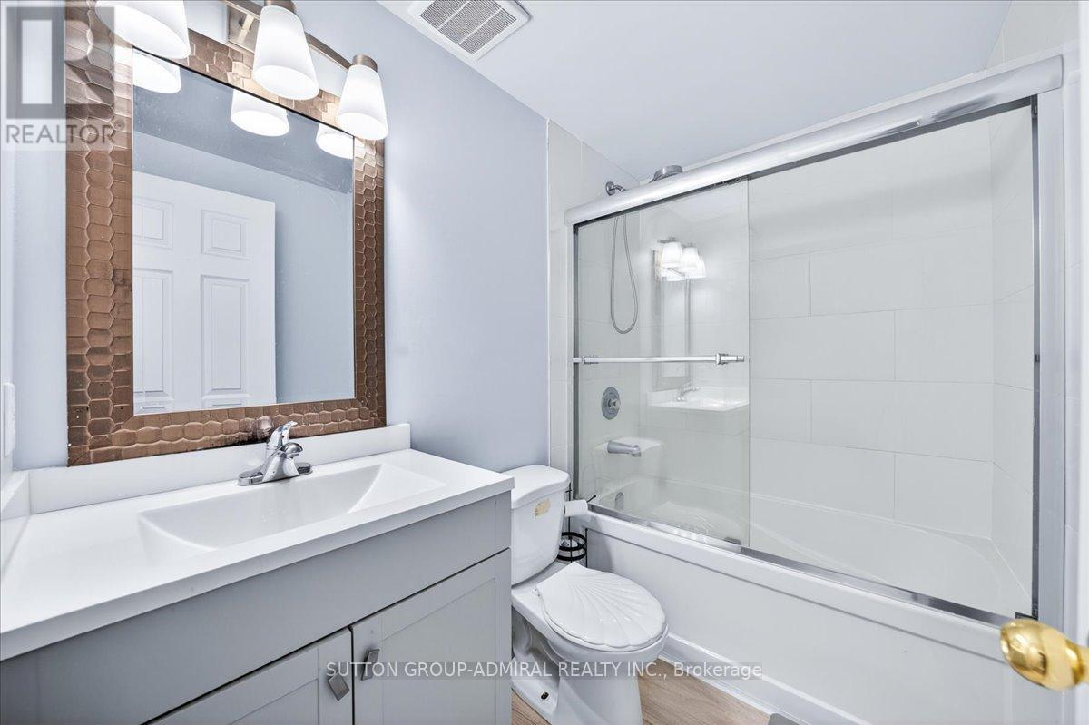 #35 75 STRATHAVEN DRIVE - 26