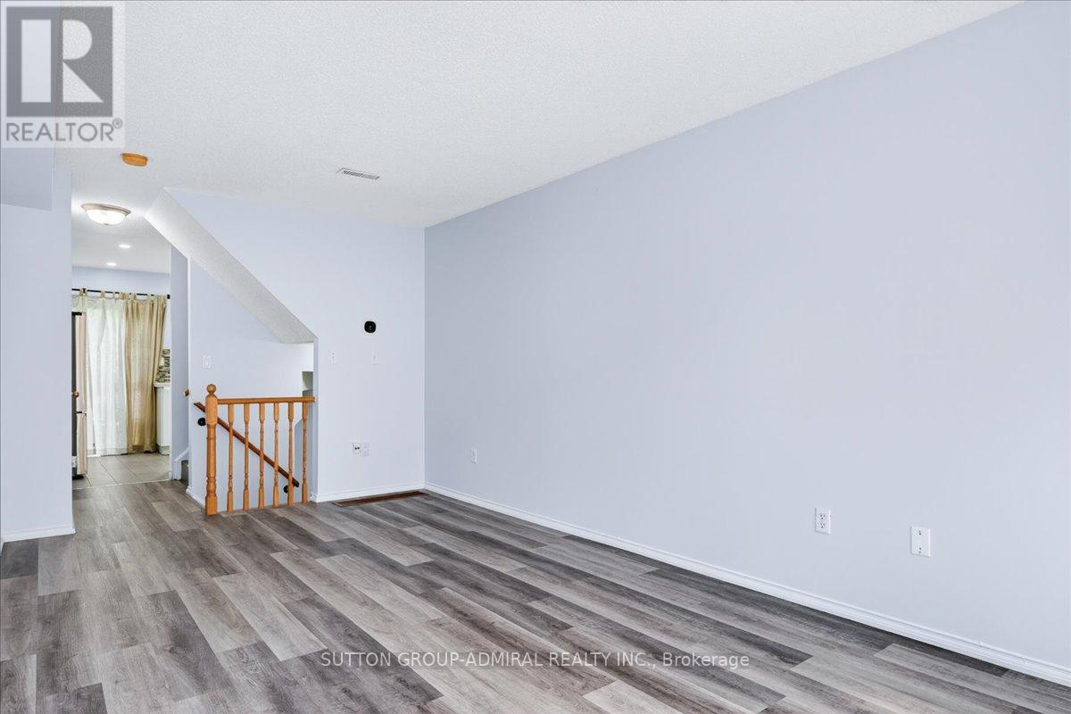 #35 75 STRATHAVEN DRIVE - 9