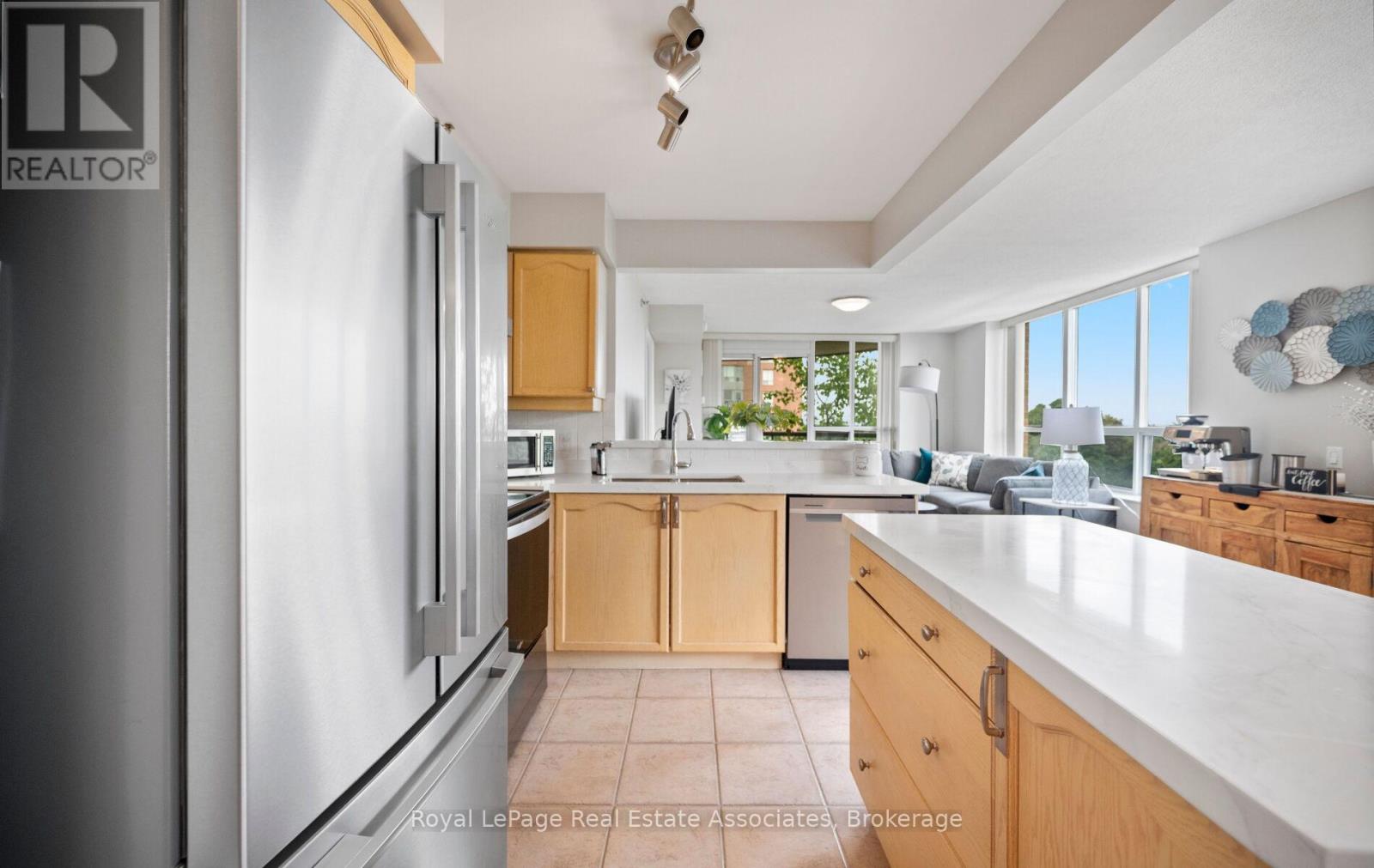 #402 4640 KIMBERMOUNT AVENUE - 10