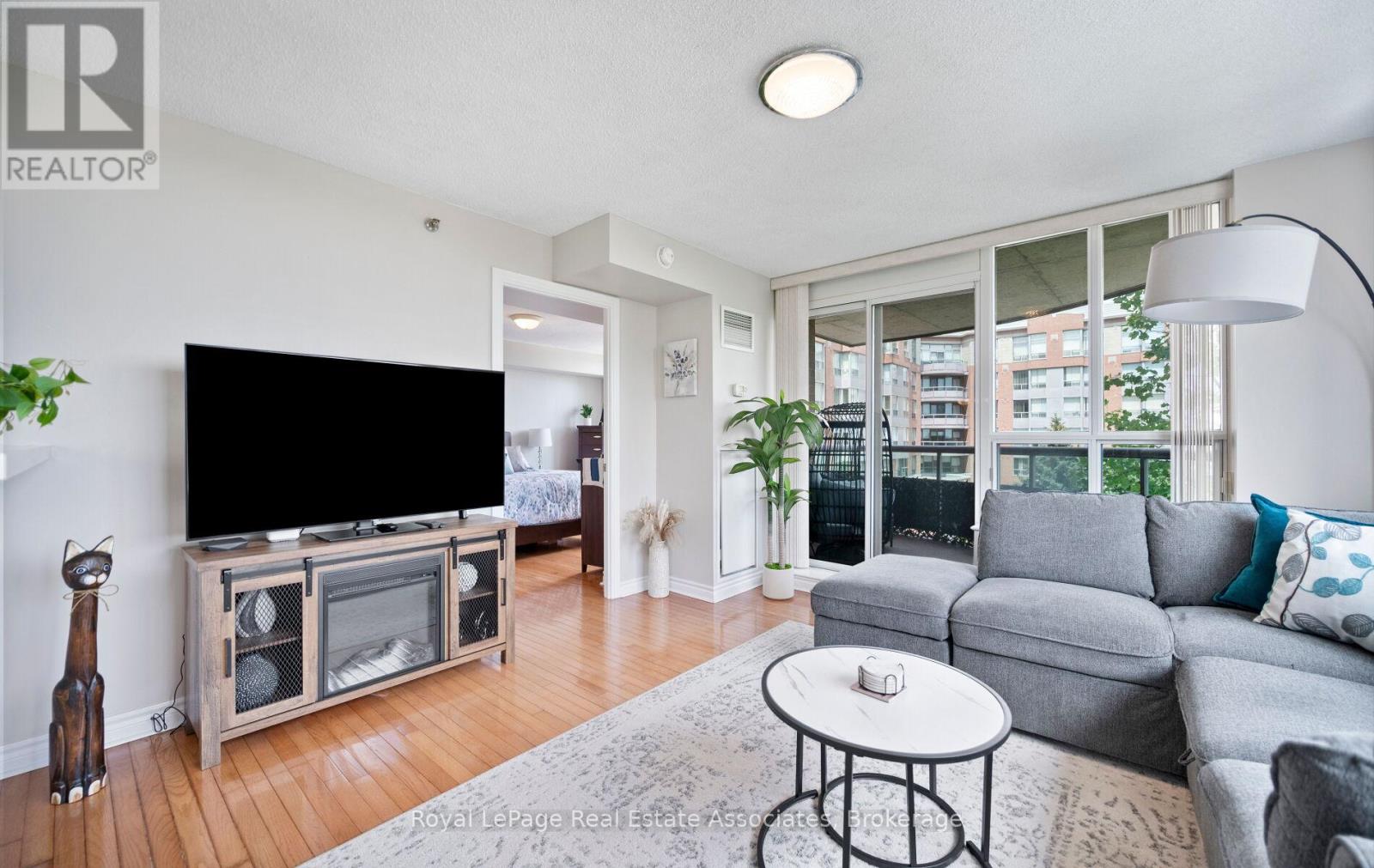 #402 4640 KIMBERMOUNT AVENUE - 13
