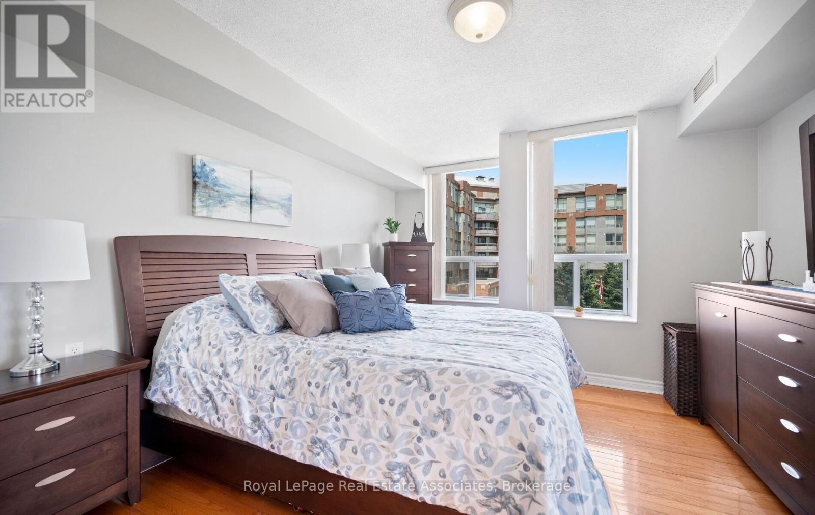 #402 4640 KIMBERMOUNT AVENUE - 21