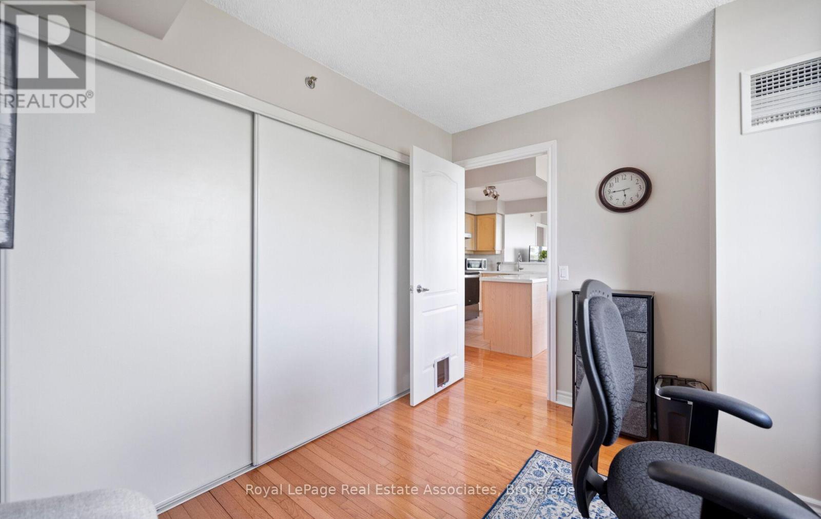 #402 4640 KIMBERMOUNT AVENUE - 26
