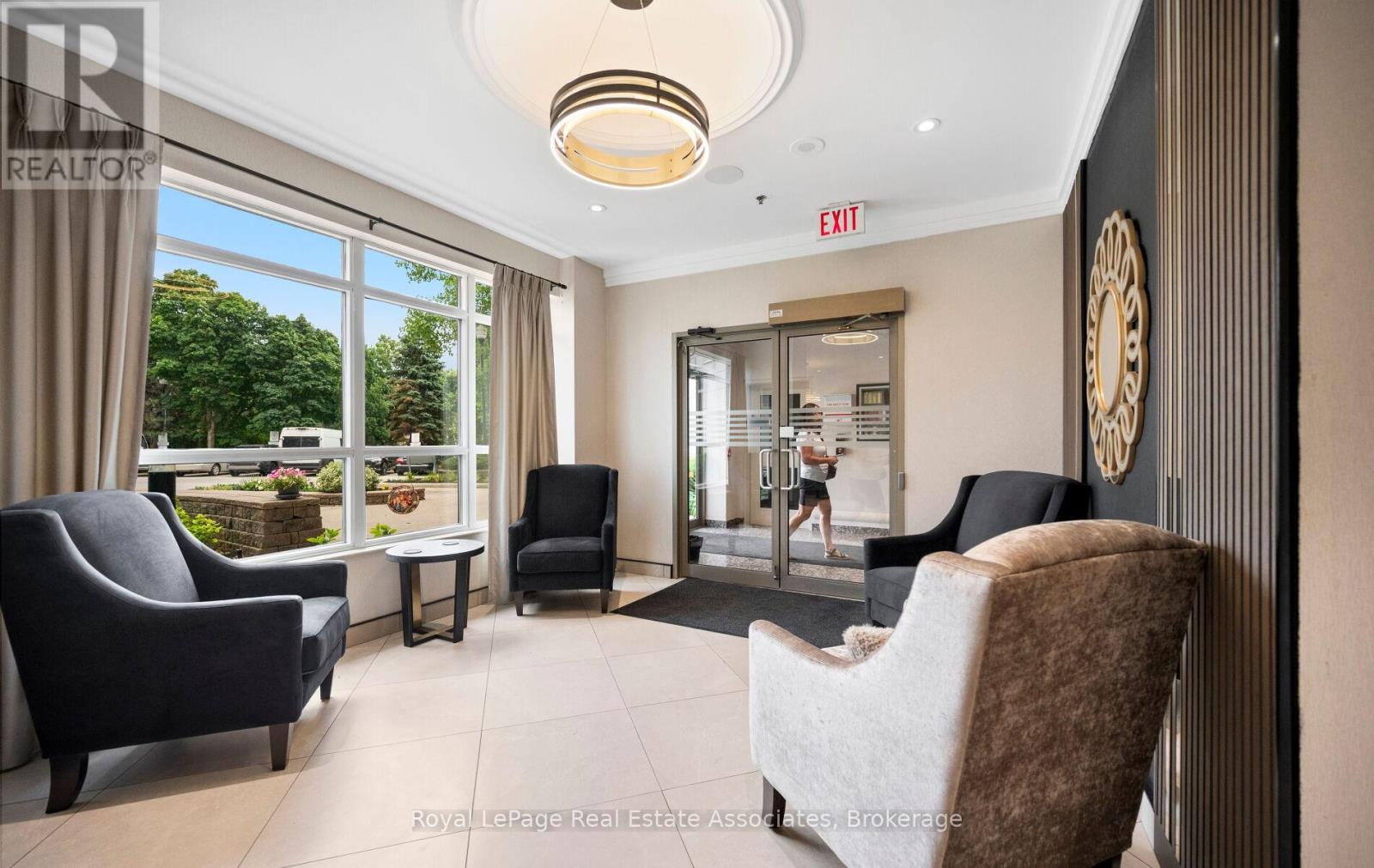 #402 4640 KIMBERMOUNT AVENUE - 3