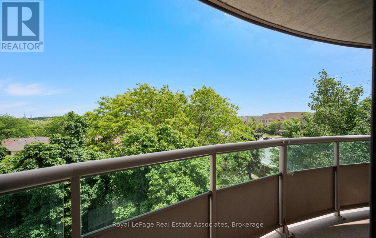 #402 4640 KIMBERMOUNT AVENUE - 33