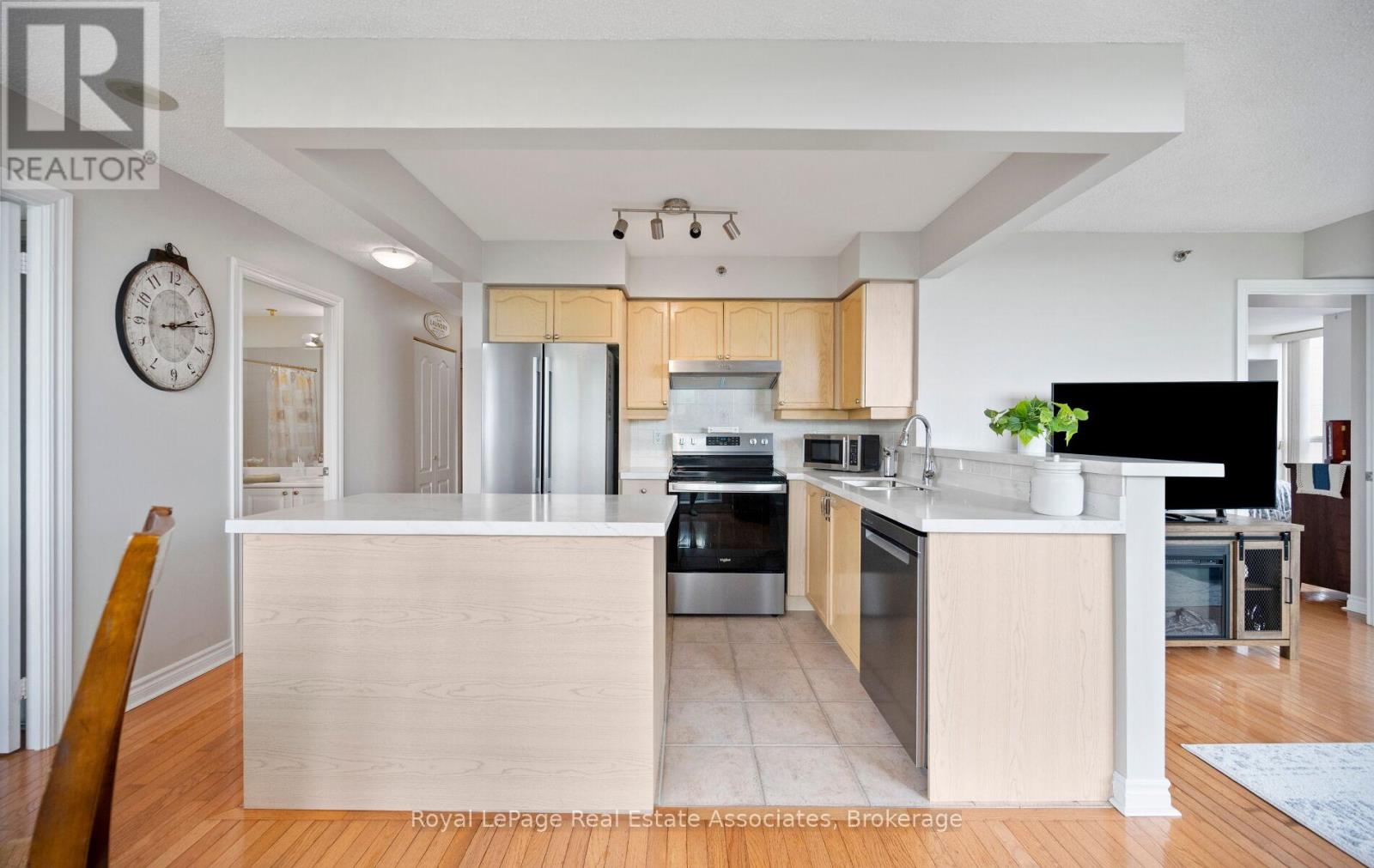 #402 4640 KIMBERMOUNT AVENUE - 7
