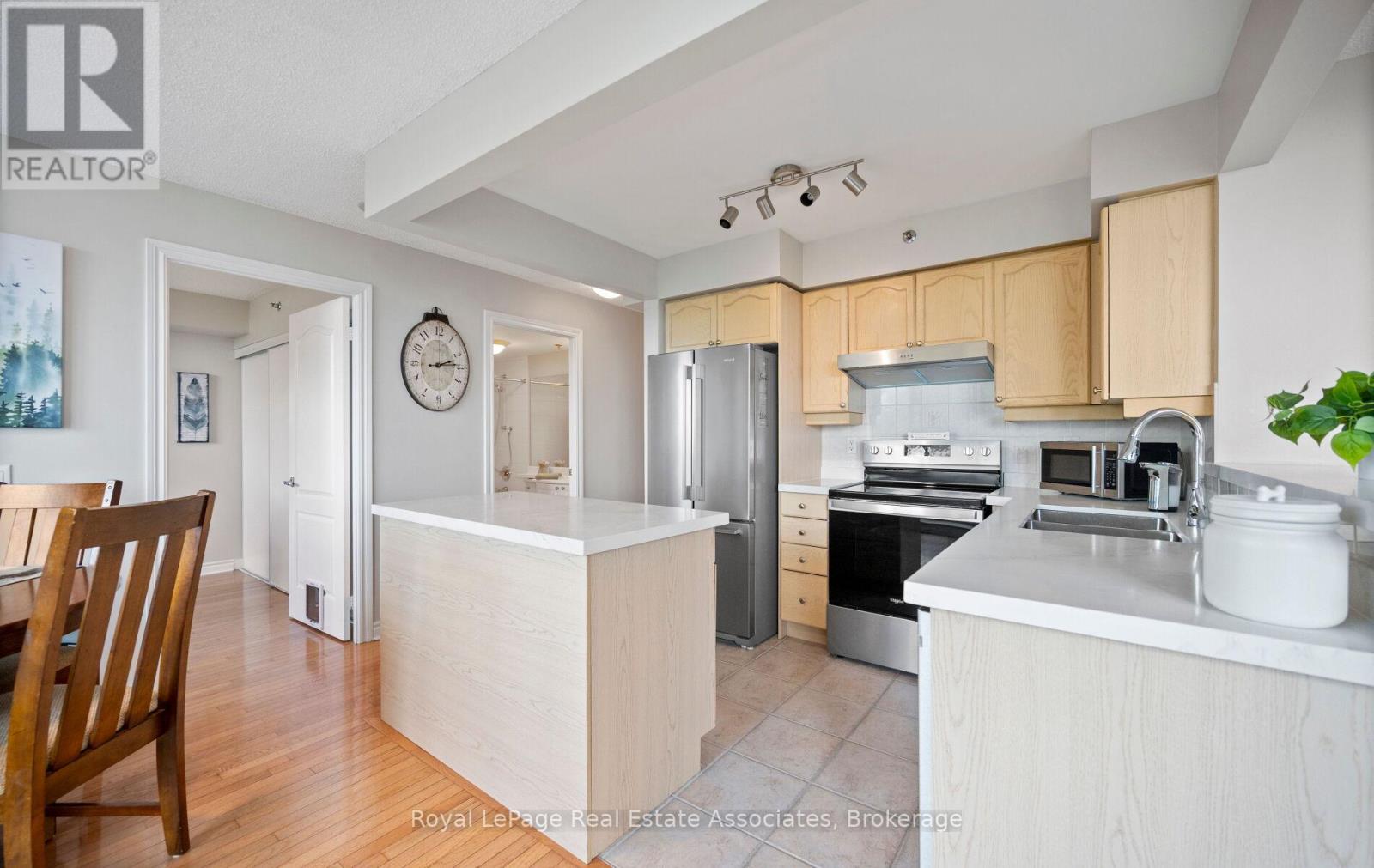 #402 4640 KIMBERMOUNT AVENUE - 8