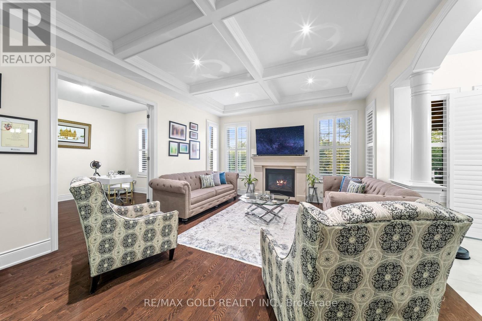 26 SPAIN CRESCENT - 13