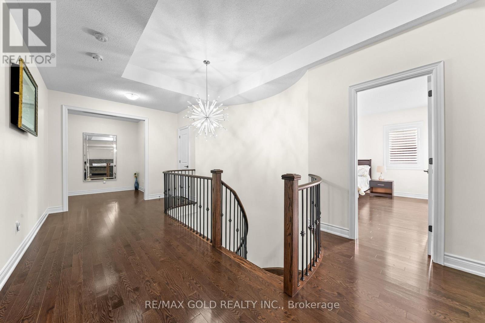26 SPAIN CRESCENT - 17
