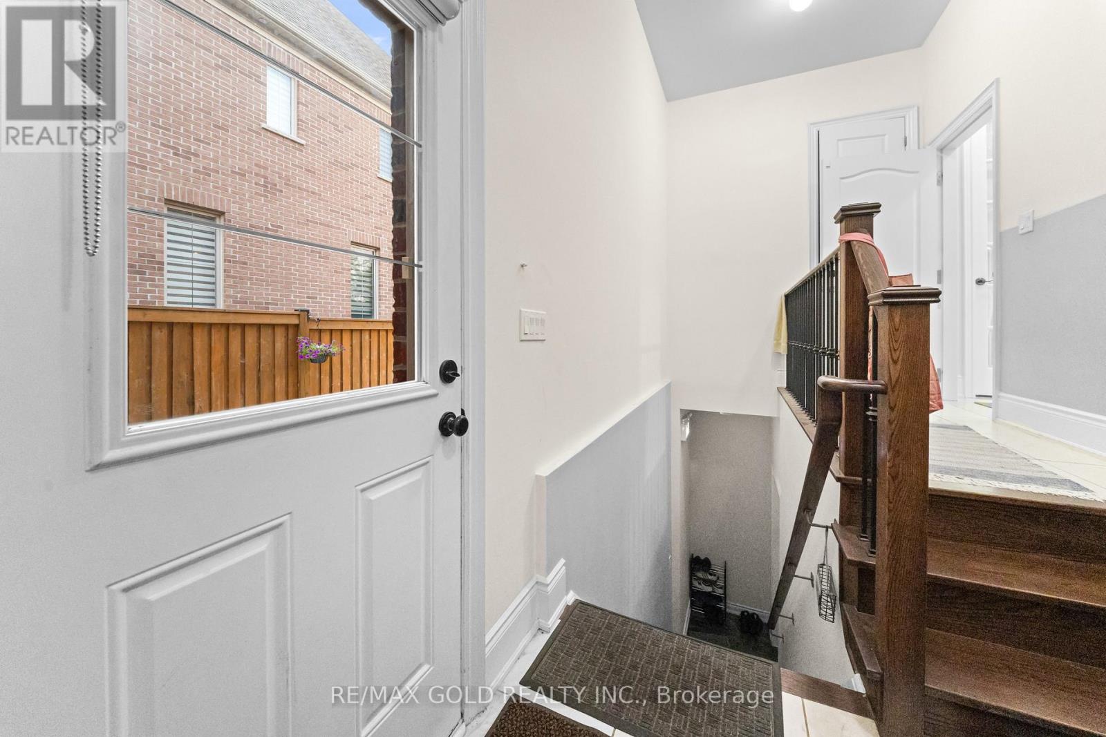 26 SPAIN CRESCENT - 27