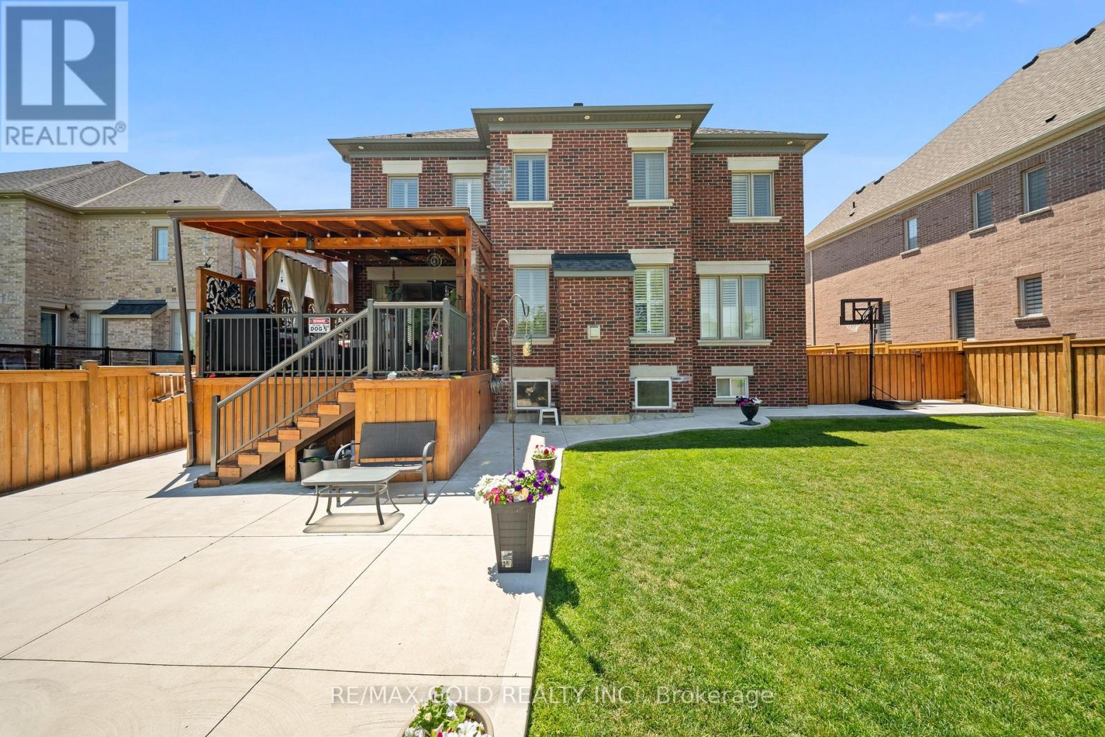 26 SPAIN CRESCENT - 37