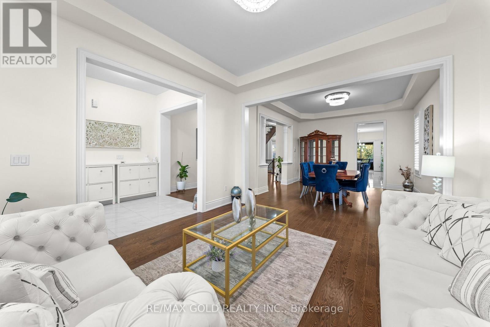 26 SPAIN CRESCENT - 6