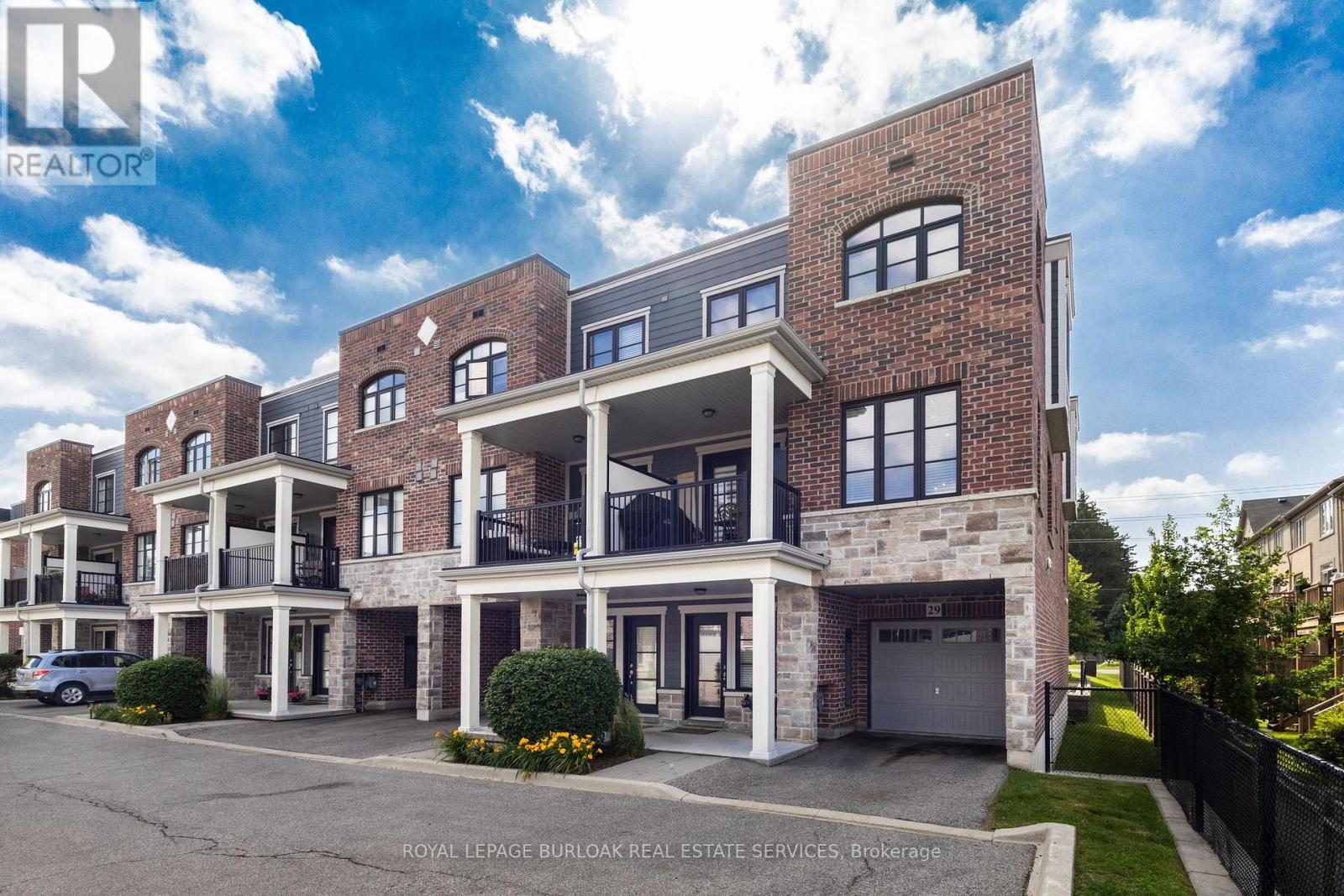 #29 219 DUNDAS STREET E - 1