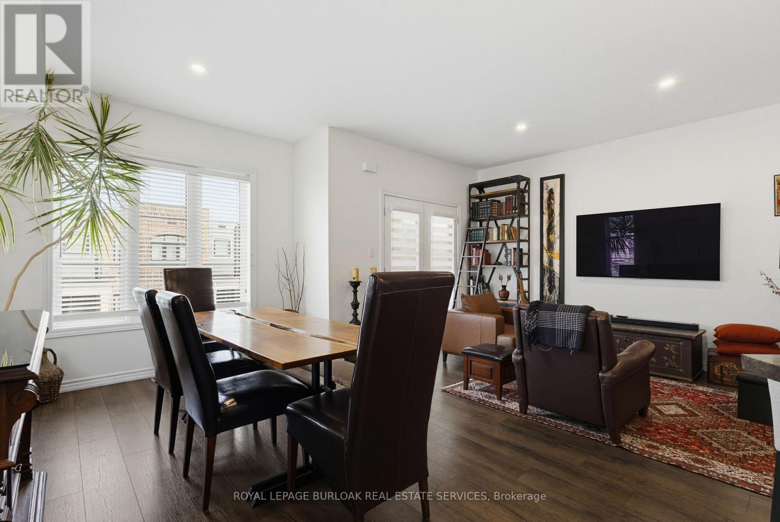 #29 219 DUNDAS STREET E - 16