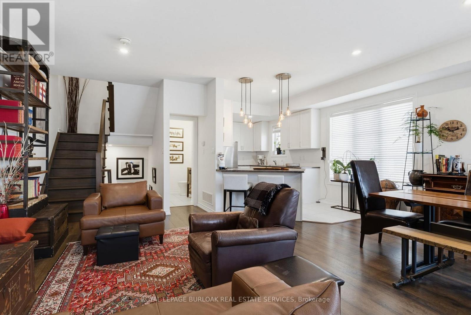 #29 219 DUNDAS STREET E - 17