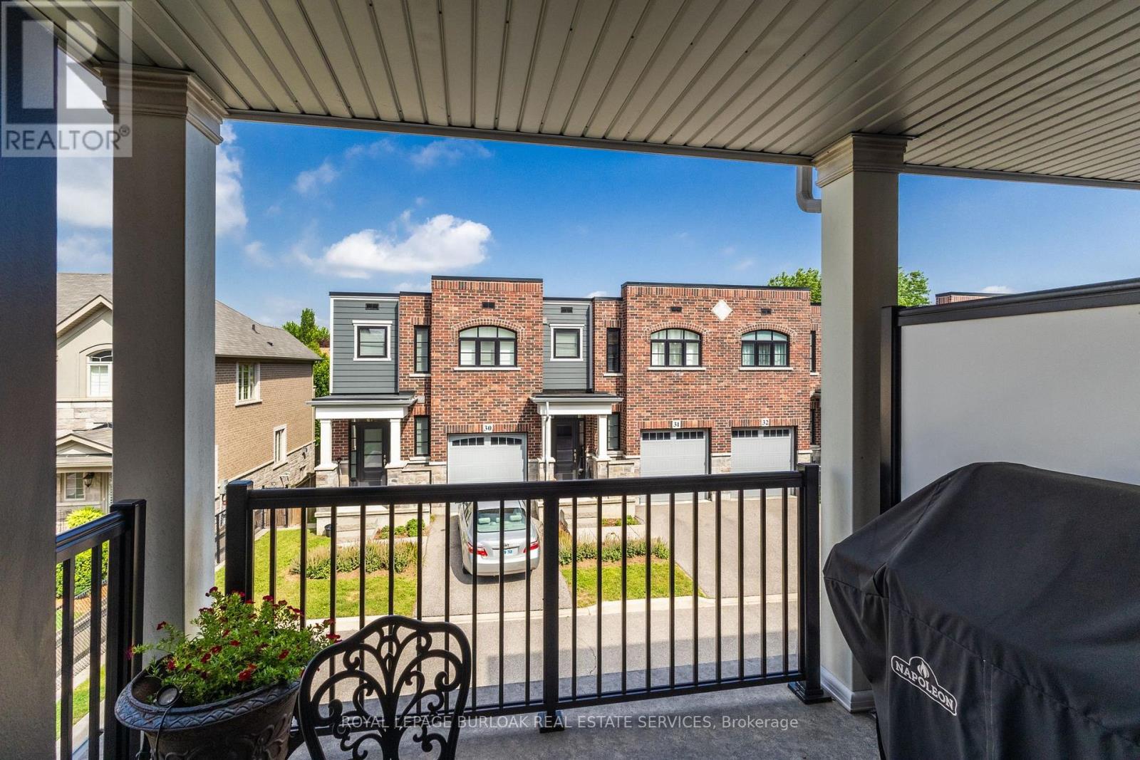 #29 219 DUNDAS STREET E - 28